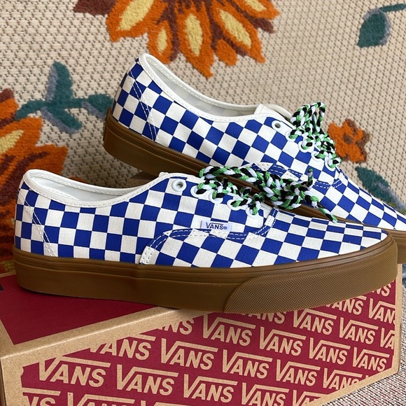 Vans Men’s Authentic
Checkerboard Blue/White
VN0009PVY6Z
Sneakers - Picture 6 of 16